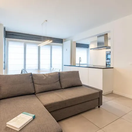 Amazing For 8 With Parking Space Apartament